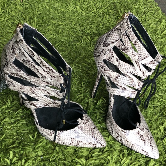 Steve Madden Shoes - ✨ STEVE MADDEN Snakeskin Lace Up Heels Size 9